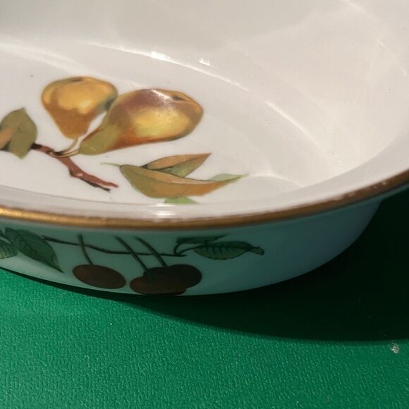 Royal Worcester Evesham Elegant Sm  Oval Serving Bowl with Gold Trim Vintage - Picture 8 of 8